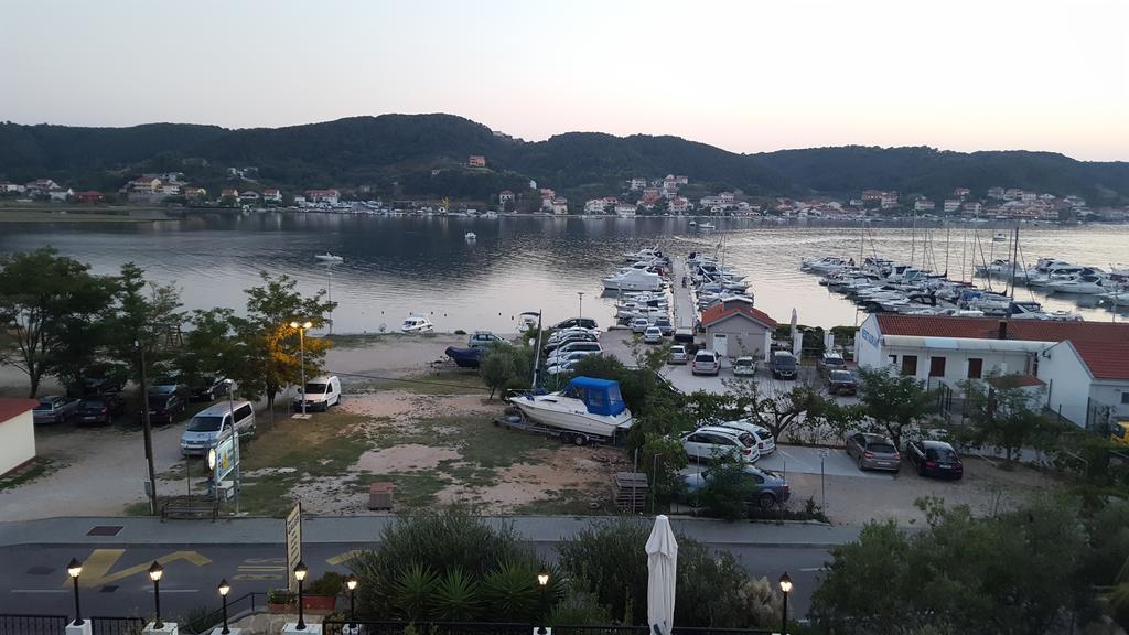 Guest House Galeb Supetarska Draga Exteriör bild